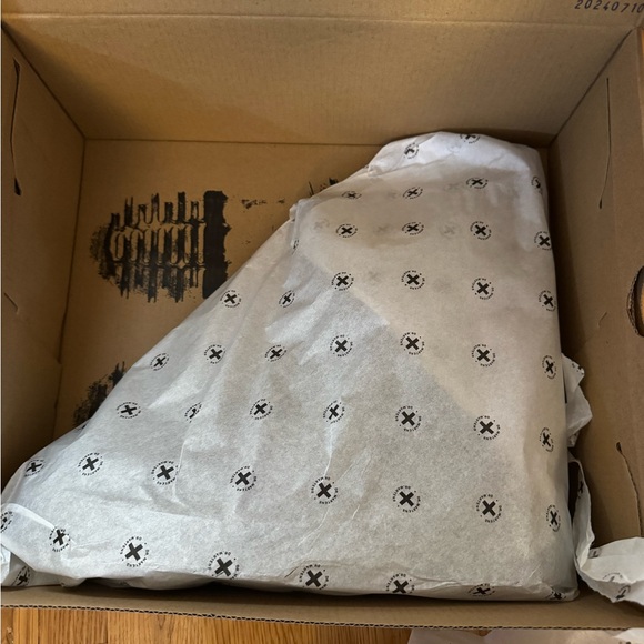 New, Never Worn! Dr. Martens Black Chelsea Boots - Picture 11 of 11